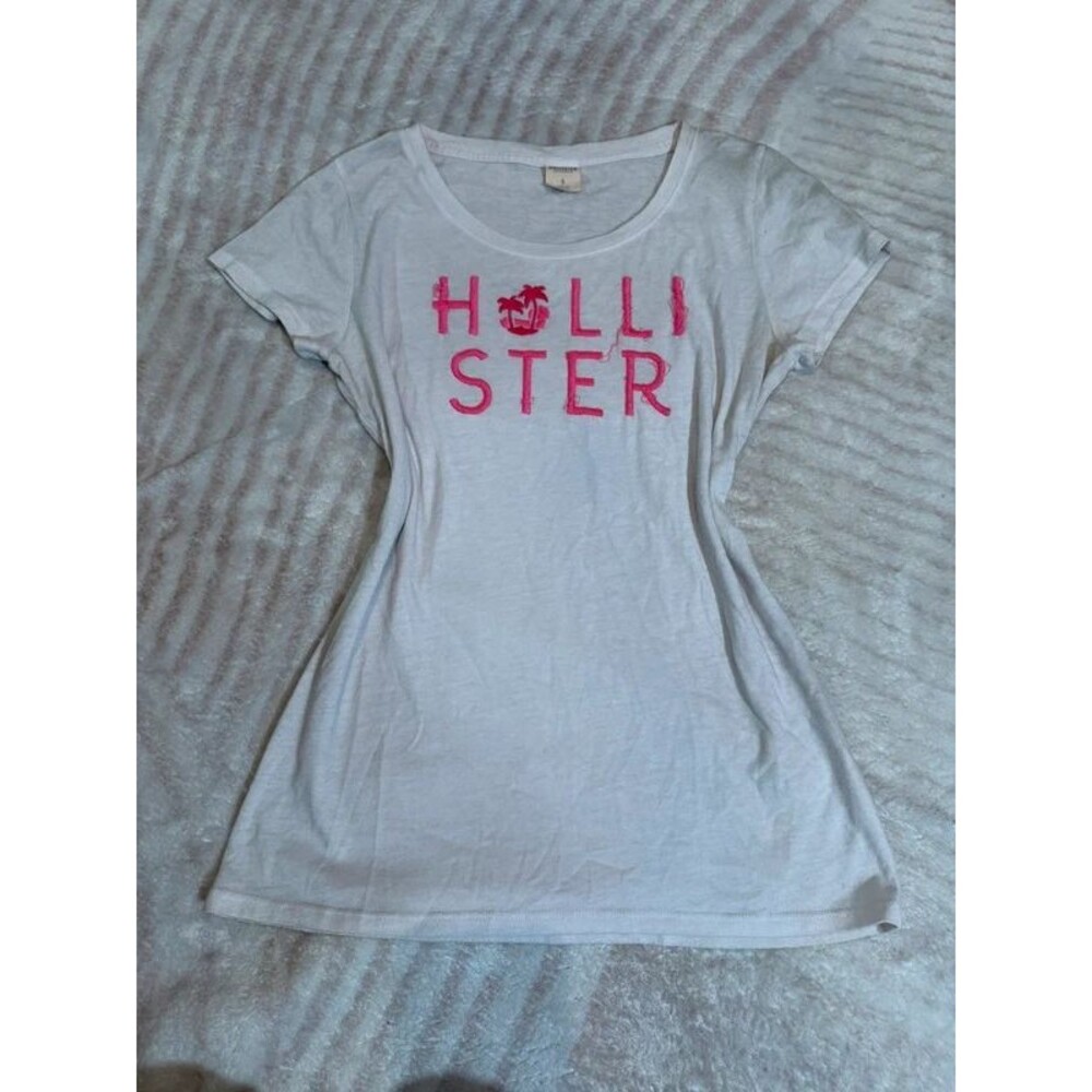 2005 Hollister Baby Tee